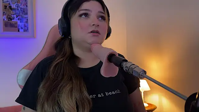 Snapshot of SweetPaige_ chatting on November 2025 05:11:01 PM SweetPaige online show from November 2025 05:11:01 PM