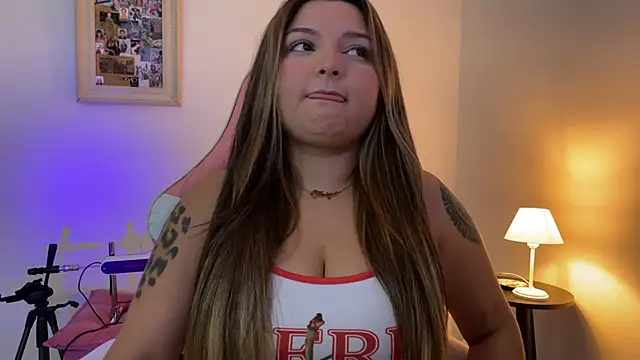 Snapshot of SweetPaige_ chatting on February 2026 03:07:01 PM SweetPaige online show from February 2026 03:07:01 PM