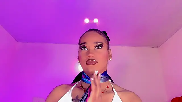 Snapshot of naomy__xx chatting on November 2025 03:18:02 AM naomy xx online show from November 2025 03:18:02 AM