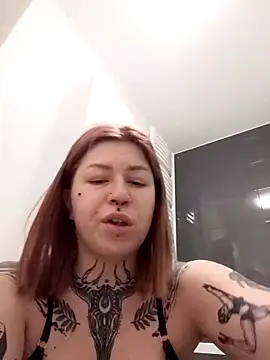 divine eve online show from November 2025 08:12:01 PM