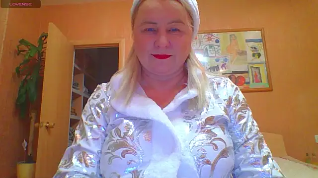 mira robinsonnn online show from December 2025 03:30:01 PM