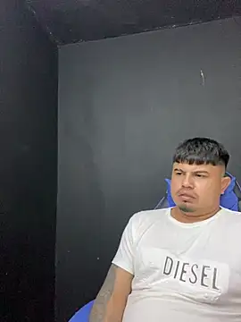 Snapshot of DickMasterfindom chatting on June 2026 05:12:01 AM DickMasterfindom online show from June 2026 05:12:01 AM