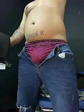 Snapshot of DickMasterfindom chatting on July 2026 04:19:01 AM DickMasterfindom online show from July 2026 04:19:01 AM