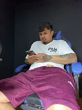 Snapshot of DickMasterfindom chatting on July 2026 02:47:01 AM DickMasterfindom online show from July 2026 02:47:01 AM