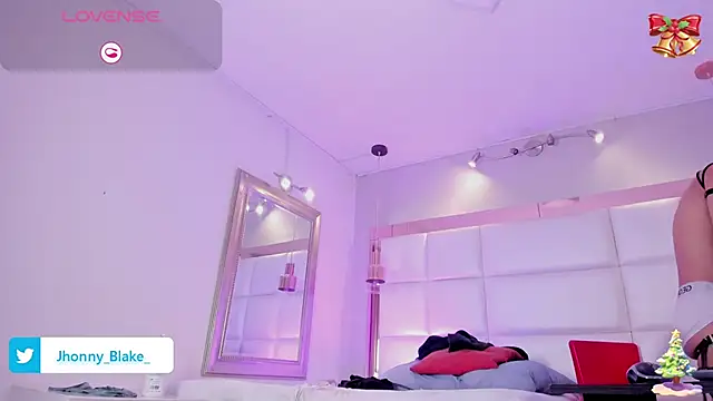 Snapshot of Jhonny-Blake chatting on November 2025 09:03:02 PM Jhonny-Blake online show from November 2025 09:03:02 PM