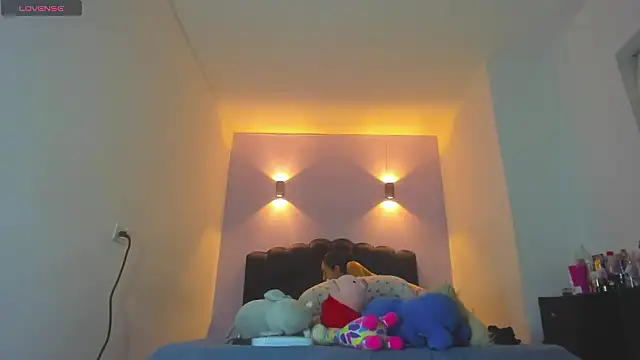 Sofia Clauss  online show from March 2026 04:18:02 AM