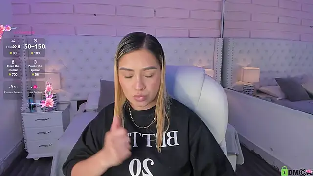 Yaaky  online show from December 2024 01:38:02 AM