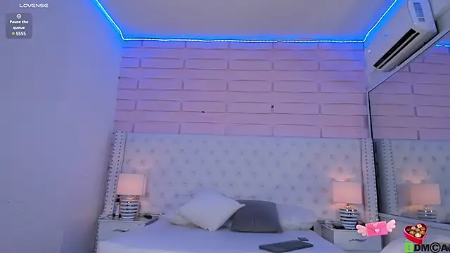 Yaaky  online show from March 2025 09:24:01 PM