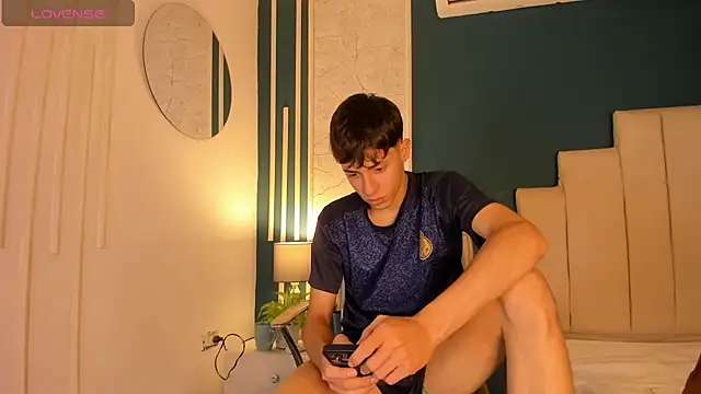 Snapshot of AlessandroDybala chatting on January 2025 04:08:02 PM AlessandroDybala online show from January 2025 04:08:02 PM