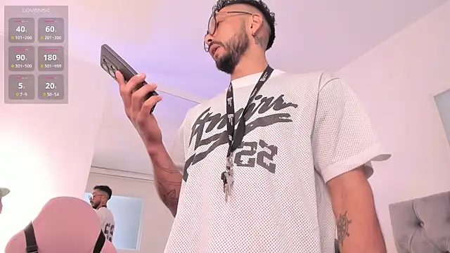 Tom cooper  online show from November 2025 12:33:01 PM