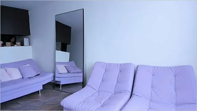 Lauren A online show from September 2025 03:35:01 PM