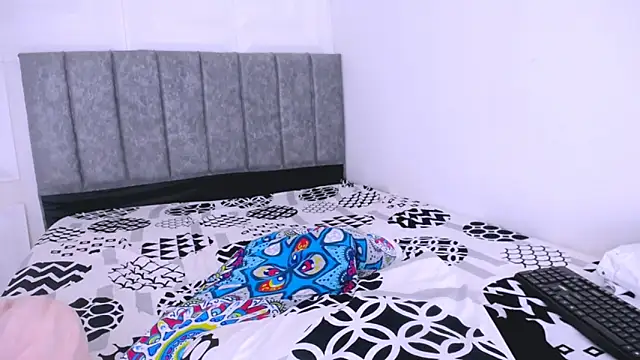 Snapshot of nataly_red chatting on February 2025 08:15:01 PM nataly red online show from February 2025 08:15:01 PM