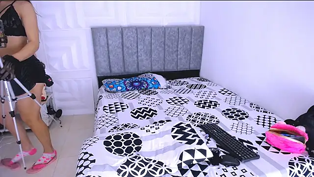 Snapshot of nataly_red chatting on February 2025 05:15:02 PM nataly red online show from February 2025 05:15:02 PM