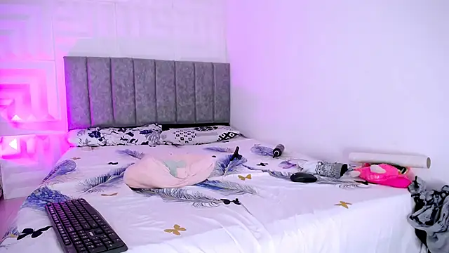 Snapshot of nataly_red chatting on March 2025 10:27:02 PM nataly red online show from March 2025 10:27:02 PM