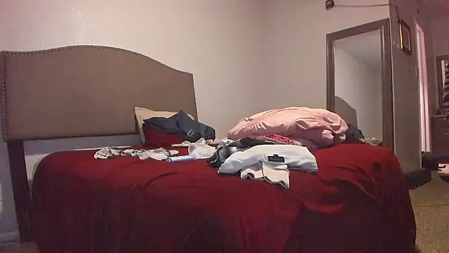 yiauana online show from February 2026 12:37:02 AM