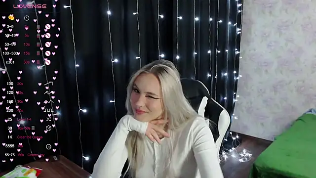 Snapshot of VikaPowers chatting on February 2025 10:48:01 PM VikaPowers online show from February 2025 10:48:01 PM