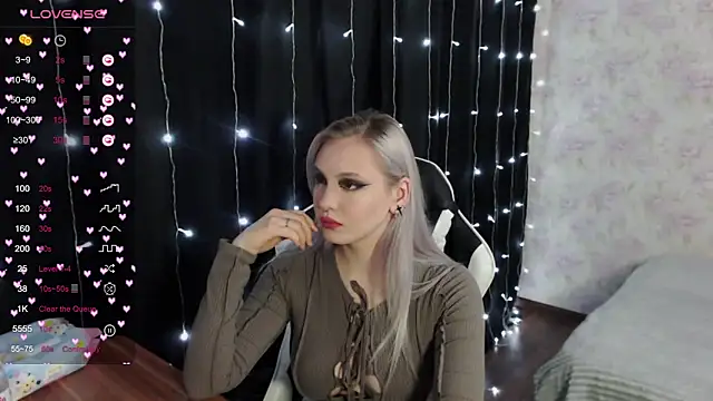 Snapshot of VikaPowers chatting on March 2025 12:01:01 PM VikaPowers online show from March 2025 12:01:01 PM