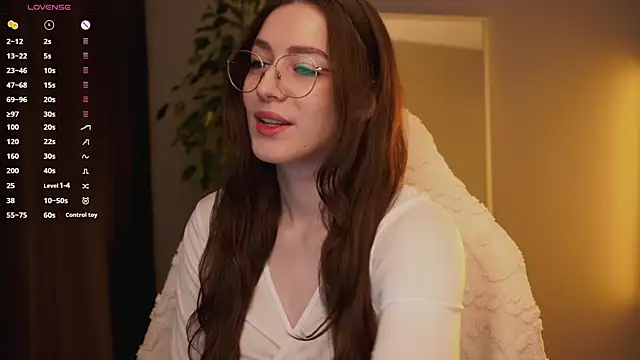 Ester Hill online show from November 2025 01:05:01 AM