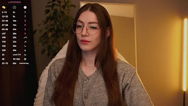 Ester Hill online show from November 2025 01:11:01 AM