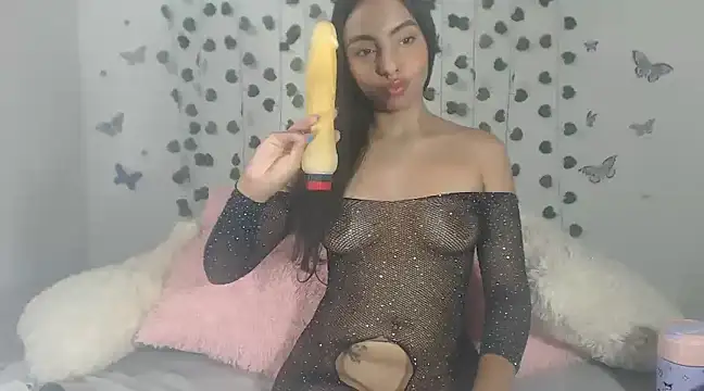 Snapshot of Selena_v chatting on January 2025 06:43:02 AM Selena v online show from January 2025 06:43:02 AM