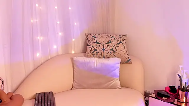 Charlotte  08 online show from February 2025 08:03:02 PM