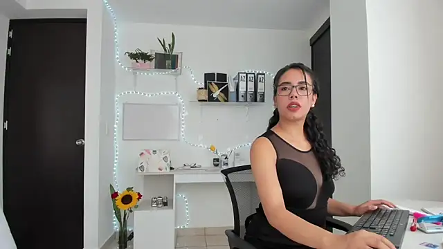 susana monroy online show from May 2026 06:46:01 PM