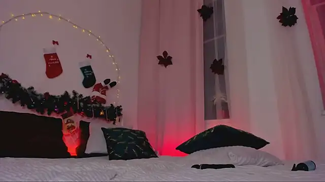 Snapshot of Love_Lines chatting on December 2024 02:14:02 AM Love Lines online show from December 2024 02:14:02 AM