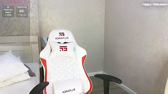 Diana Moon  online show from November 2025 01:19:02 AM