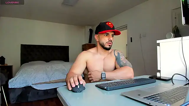 Snapshot of supermanboy94 chatting on May 2026 05:37:01 AM supermanboy94 online show from May 2026 05:37:01 AM