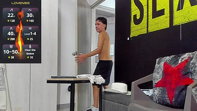 Snapshot of Rhaegal_hot chatting on February 2025 02:41:01 PM Rhaegal hot online show from February 2025 02:41:01 PM