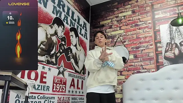 Snapshot of Rhaegal_hot chatting on March 2025 06:44:02 PM Rhaegal hot online show from March 2025 06:44:02 PM