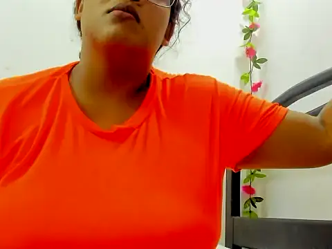 Kika teem online show from November 2025 11:26:01 PM