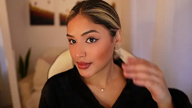 SaraParisi online show from December 2024 10:56:01 PM