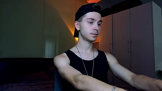 Joseph  Quinn online show from February 2026 06:45:02 AM