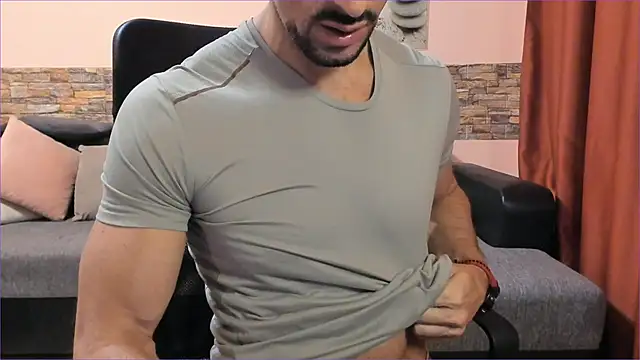 HotHunkTrainer online show from September 2025 06:48:02 AM