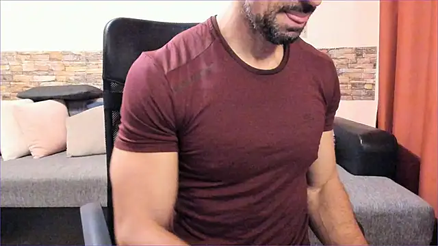 HotHunkTrainer online show from October 2025 07:18:02 AM