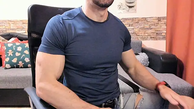 HotHunkTrainer online show from March 2026 08:42:01 AM