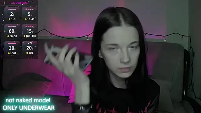 Snapshot of Miya_Dream_UKR chatting on December 2024 12:07:01 AM Miya Dream UKR online show from December 2024 12:07:01 AM