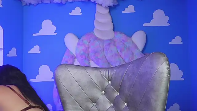 miss romyna online show from December 2025 11:07:01 AM