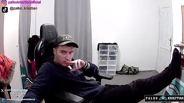 PKrisztian online show from December 2025 10:51:03 PM