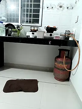 Snapshot of Selina_6 chatting on December 2024 01:42:02 PM Selina 6 online show from December 2024 01:42:02 PM