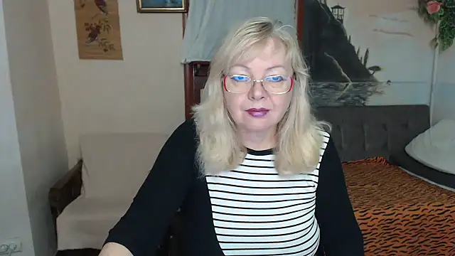 EvelynLoveShy online show from November 2025 08:54:02 PM