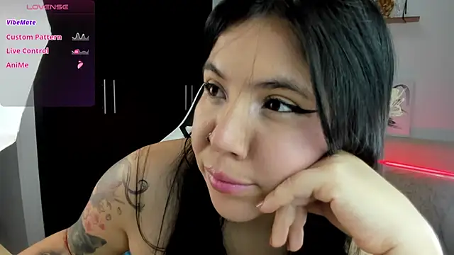 AilynRed online show from October 2025 01:47:02 AM