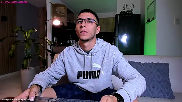 Snapshot of SymonPrince chatting on October 2025 08:06:02 PM SymonPrince online show from October 2025 08:06:02 PM