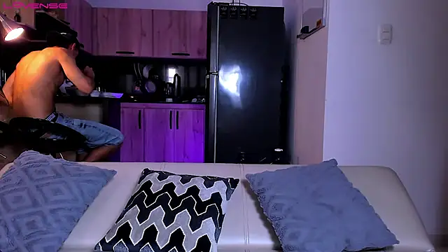 Snapshot of SymonPrince chatting on October 2025 08:09:02 PM SymonPrince online show from October 2025 08:09:02 PM