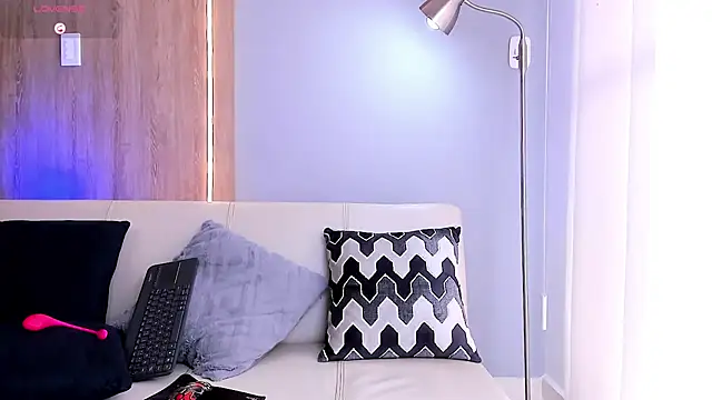 Snapshot of SymonPrince chatting on November 2025 06:12:01 PM SymonPrince online show from November 2025 06:12:01 PM