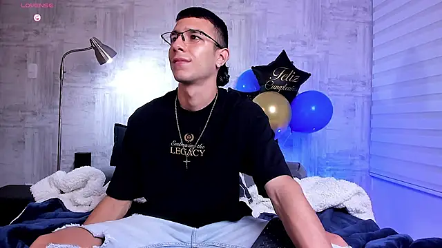 Snapshot of SymonPrince chatting on January 2026 11:54:02 PM SymonPrince online show from January 2026 11:54:02 PM