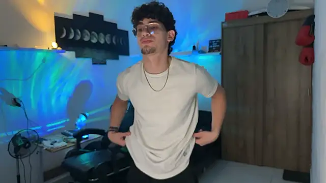 Snapshot of Kisan_Smith chatting on February 2026 01:43:01 AM Kisan Smith online show from February 2026 01:43:01 AM