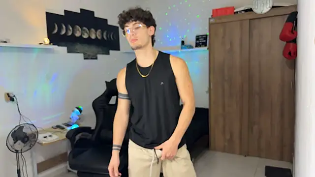 Snapshot of Kisan_Smith chatting on February 2026 03:44:02 AM Kisan Smith online show from February 2026 03:44:02 AM