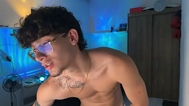 Snapshot of Kisan_Smith chatting on February 2026 01:56:02 AM Kisan Smith online show from February 2026 01:56:02 AM